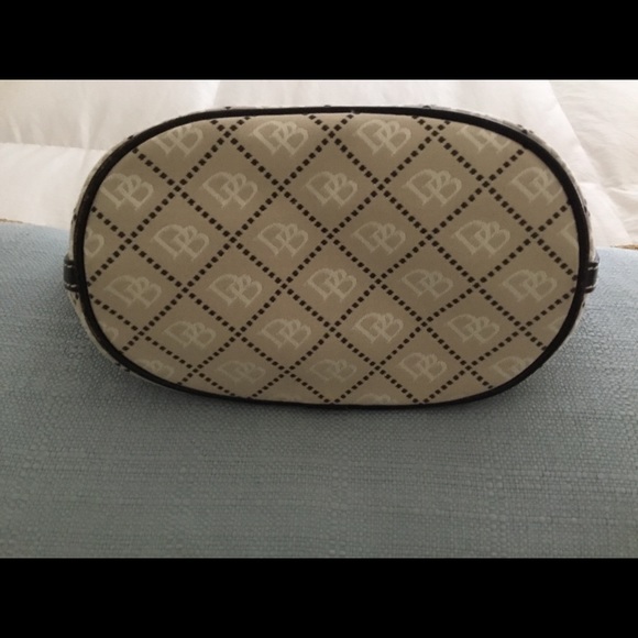 Handbag - Picture 3 of 5